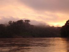 Amazonien, Peru - Bolivien - Brasilien: Mythos Amazonien - Abendstimmung am Amazonas